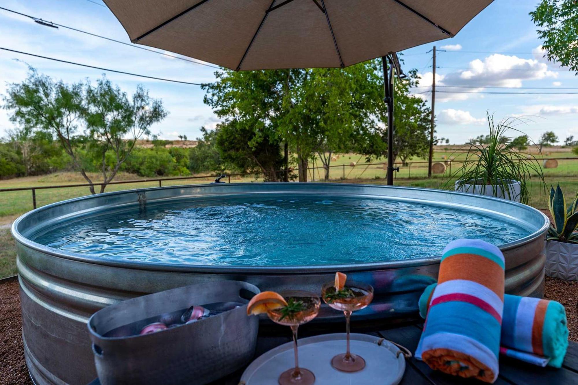 Container Haus Pet Friendly With Cowboy Pool Villa Fredericksburg Exterior photo