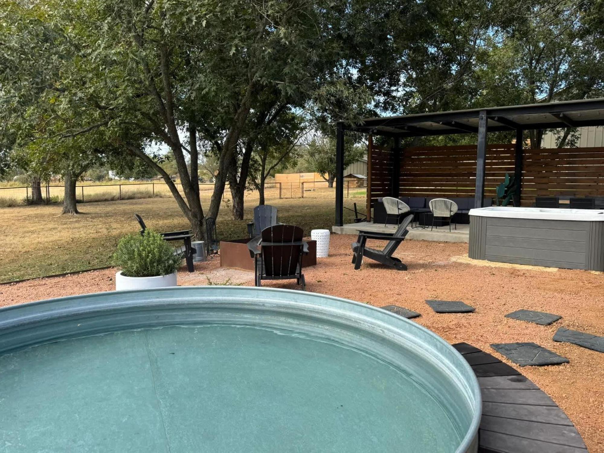 Container Haus Pet Friendly With Cowboy Pool Villa Fredericksburg Exterior photo